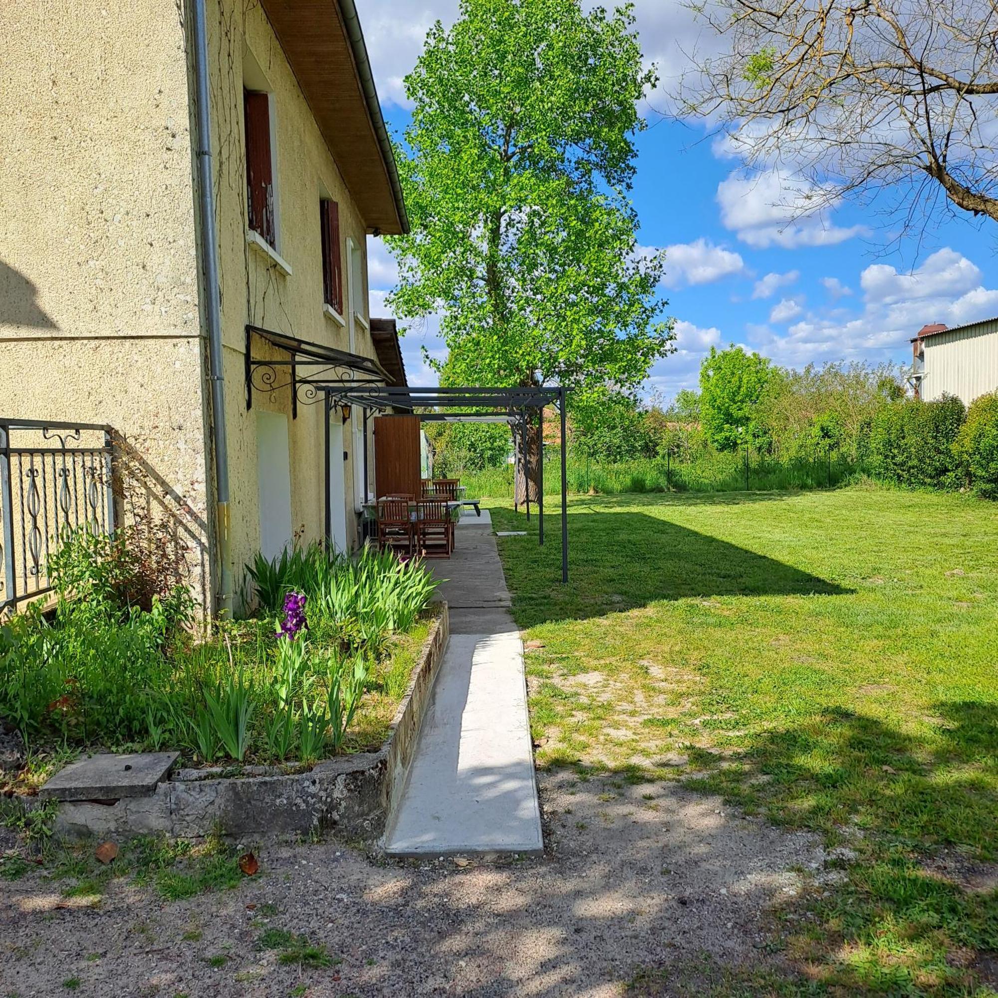 Gites De L'Akwaba Buzet-sur-Baise Экстерьер фото